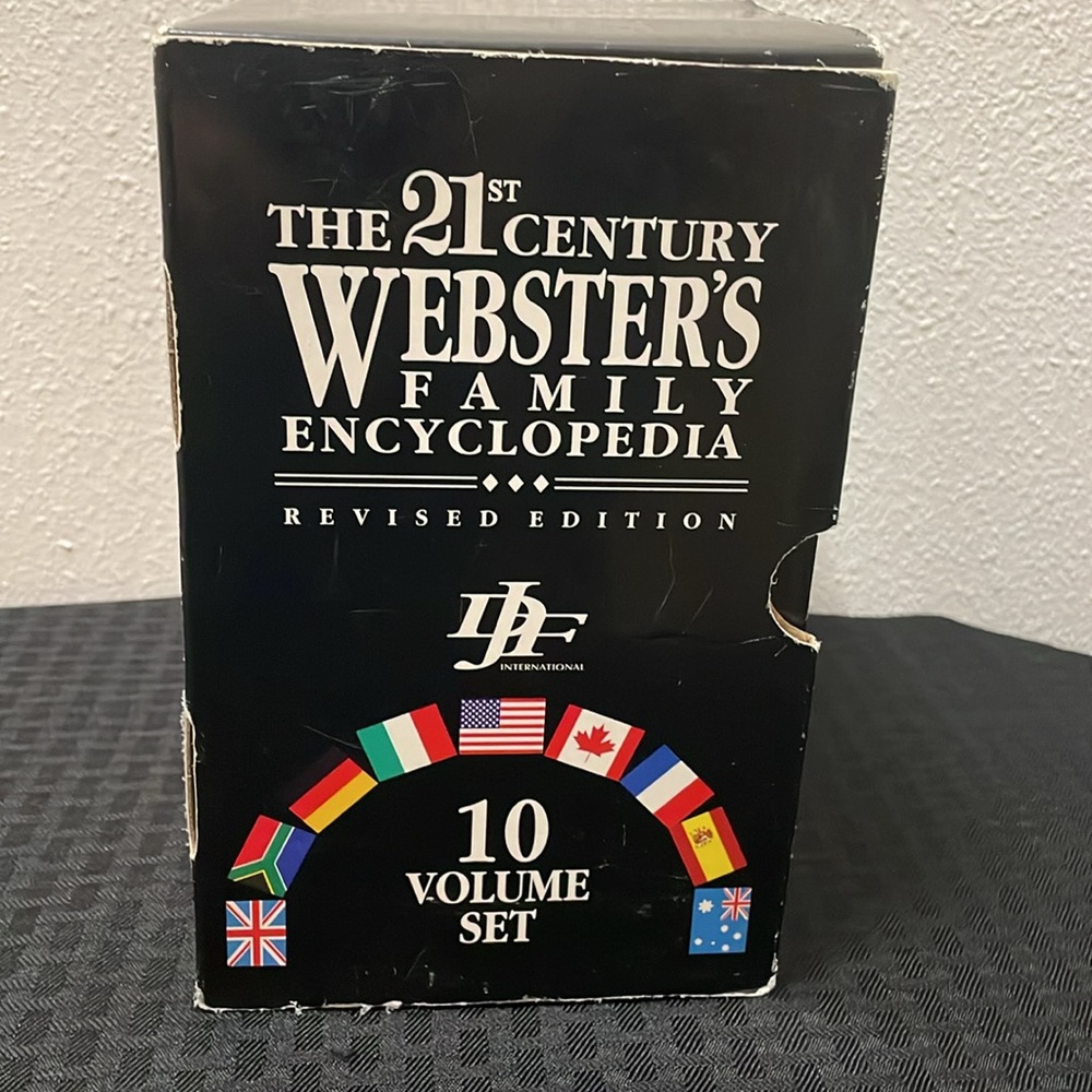 The 21st Century Webster’s Family Encyclopedia Revised Edition 10 Volume set EUC - Picture 4 of 6